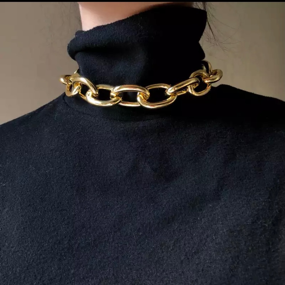 Bold link choker necklace